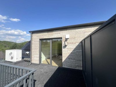 CHARMANTE MAISONETTE-WOHNUNG IN TOLLER LAGE MIT AUSBLICK!
3 Zimmer