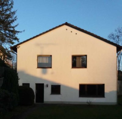 Helle, sonnendurchflutete 1-Zimmer-EG-Wohnung mit EBK in Rösrath