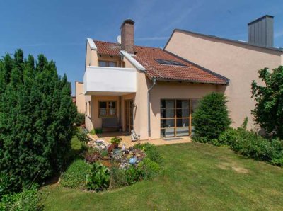 Doppelhaushälfte mit Potenzial in ruhiger Lage + ca. 123 m² Wohnfläche
