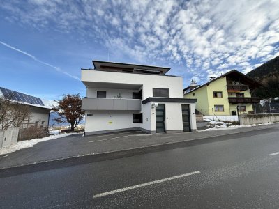 Exklusive Penthouse Wohnung mit Panorama-Terrasse in Grinzens