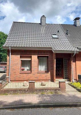 Sanierungsbedürftige Doppelhaushälfte