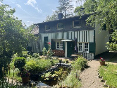"Villa Waldfrieden" mit Einliegerwohnung | 5225m2 Gebäude + Freifl. Wohnen! 2,2ha Wald, Wiese, Acker
