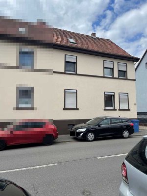 Doppelhaushälfte mit 3 Whg, Anbau und 4 Garagen