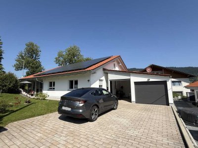 Neuwertiger, sehr gepflegter Bungalow in toller Ortsrandlage von Weitnau