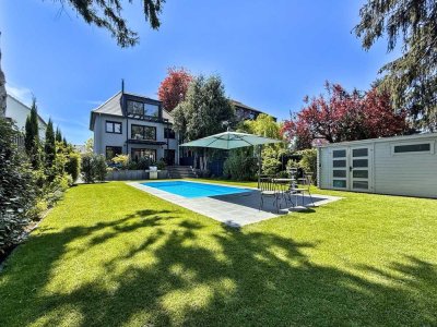 Modernes sowie exklusives Einfamilienhaus mit viel Platz zur Entfaltung inkl. Gartenpool und Sauna.