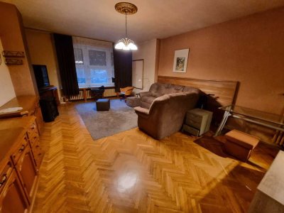 Sehr großzügige EG - Wohnung  mit großem Garten zu vermieten!