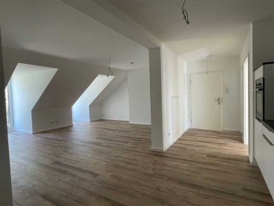 Zwischen Natur und Stadtleben - Sanierte 2-Zimmer Dachgeschosswohnung in Stade