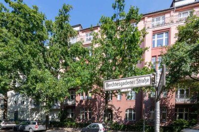 Familiengerechte 5 Zimmer Altbauwohnung mit Aufzug, Balkon und schönem Blick auf die Baumwipfel
