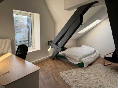 Exklusive 3-Zimmer-Dachgeschosswohnung mit gehobener Innenausstattung in Aachen