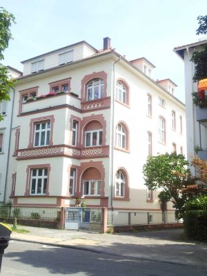 Großzügige und helle Altbauwohnung mit Balkon - Im ruhigen Paulusviertel mit Blick ins Grüne