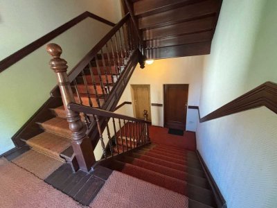 * DG-Maissonette * 2 Zimmer *  Küche/Bad mit Fenster * Laminat *