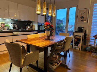 Moderne 4 Zimmerwohnung mit Tiefgarage und Aufzug