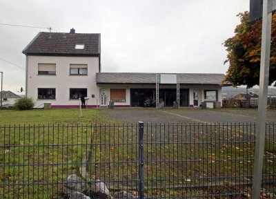 Mehrfamilienhaus & Laden & Lager & Garagen & Weitere Bauplatz mit viel Möglichkeiten