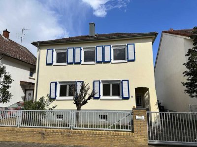 Attraktives 5-Zimmer-Ein-/Zweifamilienhaus mit gehobener Innenausstattung in Griesheim