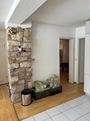 Freundliche und neuwertige 3,5-Zimmer-Wohnung mit gehobener Innenausstattung mit EBK in Müllheim