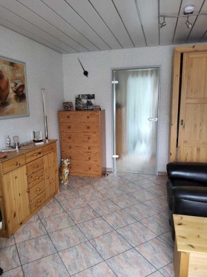 Helles Single-Dachgeschoss Apartment, voll möbliert und bezugsfrei