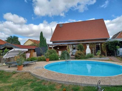 Modernes Einfamilienhaus mit Pool viel Platz für die Familie in 
naturnaher Lage Kaufpreis: VB