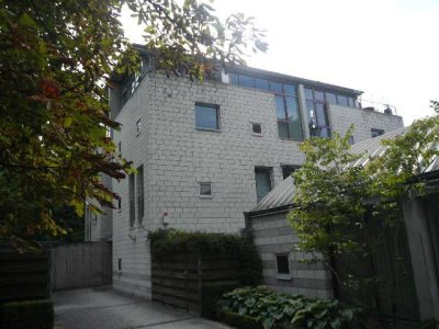 Exklusive 7-Zimmer Wohnung im 3. OG mit Balkon in Köln-Marienburg