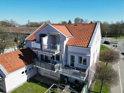 Sofort bezugsfreie und möblierte 2-Zimmer-Wohnung mit Balkon und Optional: Duplex Stellplatz