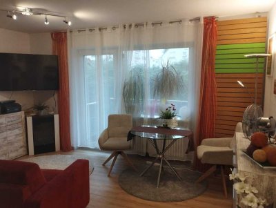 Stillvolle, voll renovierte möblierte 1,5 Zimmer Wohnung Hochparterre
