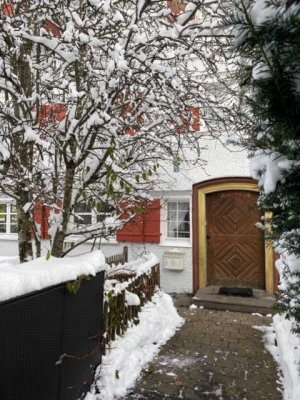 Liebevoll restauriertes Allgäuer Bauernhaus in Oberstaufen mit Ferienwohnung