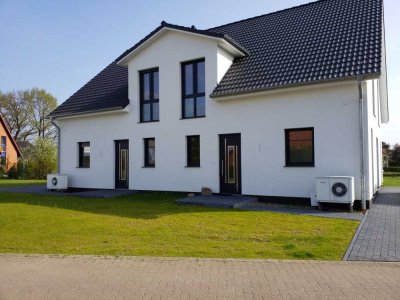 Moderne Doppelhaushälfte in Erichshagen, Erstbezug