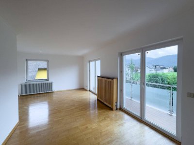 3-ZIMMER HAUSETAGE IN GRÜNLAGE MIT BALKON