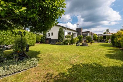 MANNELLA *Licht, Weite und Wohnqualität.* Traumbungalow mit viel Fläche in Seelscheid