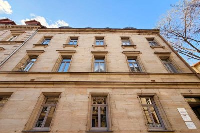 Leerstehende charmante Altbauwohnung mit Entwicklungspotenzial