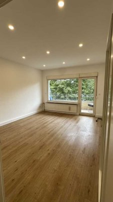 Erstbezug nach Sanierung mit Balkon: schöne 2-Zimmer-Wohnung in Leverkusen-Schlebusch