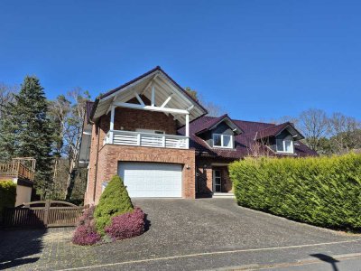 Imposantes, freistehendes Ein- bis Zweifamilienhaus in bester Lage Kommern-Süd...