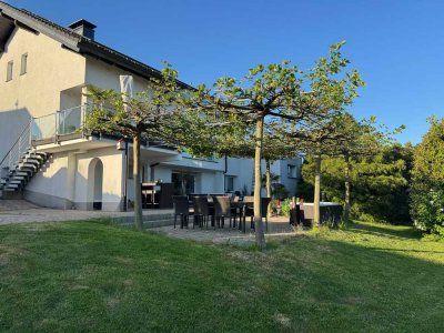 Wohlfühlort am See, modernes Zweifamilienhaus / Villa