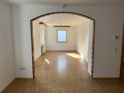 Attraktive und frisch renovierte 5-Zimmer-Wohnung in Pirmasens
