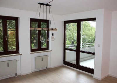 Traumblick! Top-sanierte 3-Zimmer-Wohnung mit Loggia & TG-Stellplatz