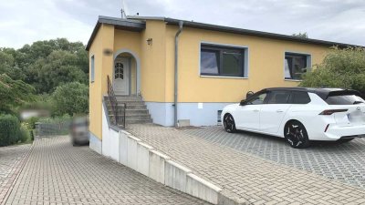Sanierte DHH mit großem Grundstück
