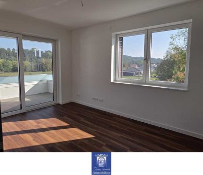 Neubau! Große Dachterrasse, exklusives Bad mit freistehender Wanne, ruhige Lage, Lift!
