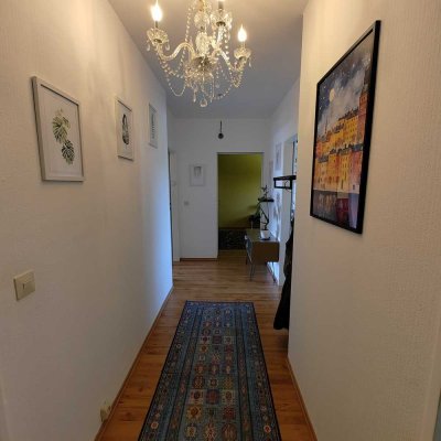 Stilvoll wohnen oder Kapitalanlage: Frisch sanierte 3-Zimmer-Wohnung mit großem Balkon