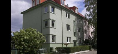 Möblierte, modernisierte 2-Zimmer-Hochparterre-Wohnung mit EBK in Rostock