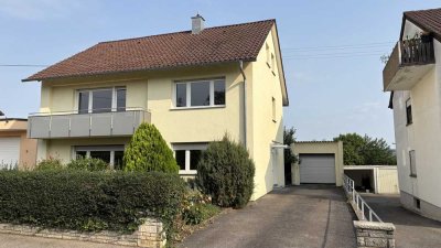Interessante 2,5-Zimmer-Wohnung mit Garage, Balkon und Dachterrasse mit einem traumhaften Ausblick