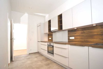Bezugsfreie, sanierte 3,5 Zimmer Wohnung in Westend mit Balkon
