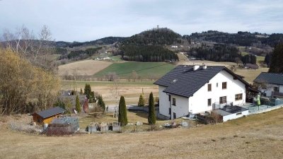 Platzwunder mit 4 Garagen, großer Werkstatt und mit Pool, - In nur 30 Minuten staufrei nach Linz!