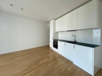 1 Zimmer Apartment mit Balkon | Nahe U1 Südtiroler Platz / Hauptbahnhof| im 15. Stock | frei ab 1.12.2025