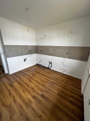 Erstbezug nach Sanierung mit Balkon: Freundliche 3-Zimmer-Wohnung in Lehrte