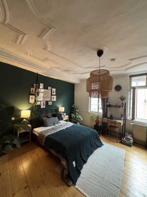 Geräumige 2-Zimmer-Altbauwohnung: Zwischenmiete (10/25-10/26) mit eventueller anschl. Übernahme