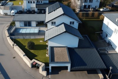 Modernes Einfamilienhaus mit Hanglage