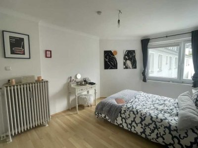 Erstbezug mit Balkon und Einbauküche: Geschmackvolle 2-Raum-Wohnung mit lux. Innenausstattung