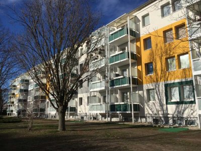 Altersgerechtes Wohnen mit Fahrstuhl, Dusche und Balkon!