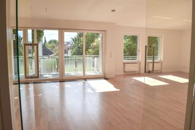 DAMBACH  -  Traumlage direkt am Wald. Stilvolle 3,5-Zimmer-Wohnung mit 2 TG-Plätzen