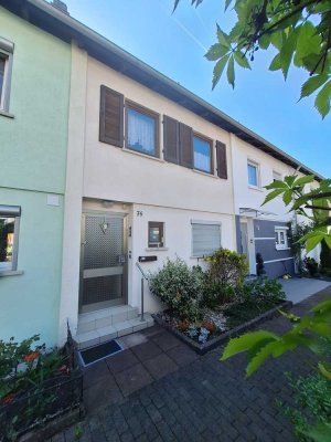 Hübsches Reihenhaus mit Garten und Garage
