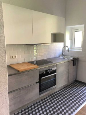 Altbauwohnung mit großem Balkon und Einbauküche in MA-Oststadt